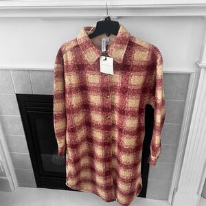 Grace & Karma Plaid Button-Up Shirt Jacket. NWT. Size L.